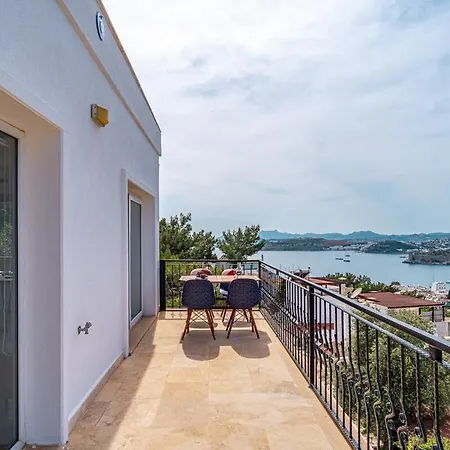 3br Duplex Close To Center Bodrum