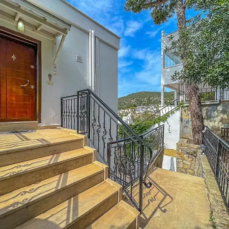 3br Duplex Close To Center Vila